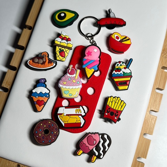 Croc Charms Treats Selection - #123 - Picture 1 of 3